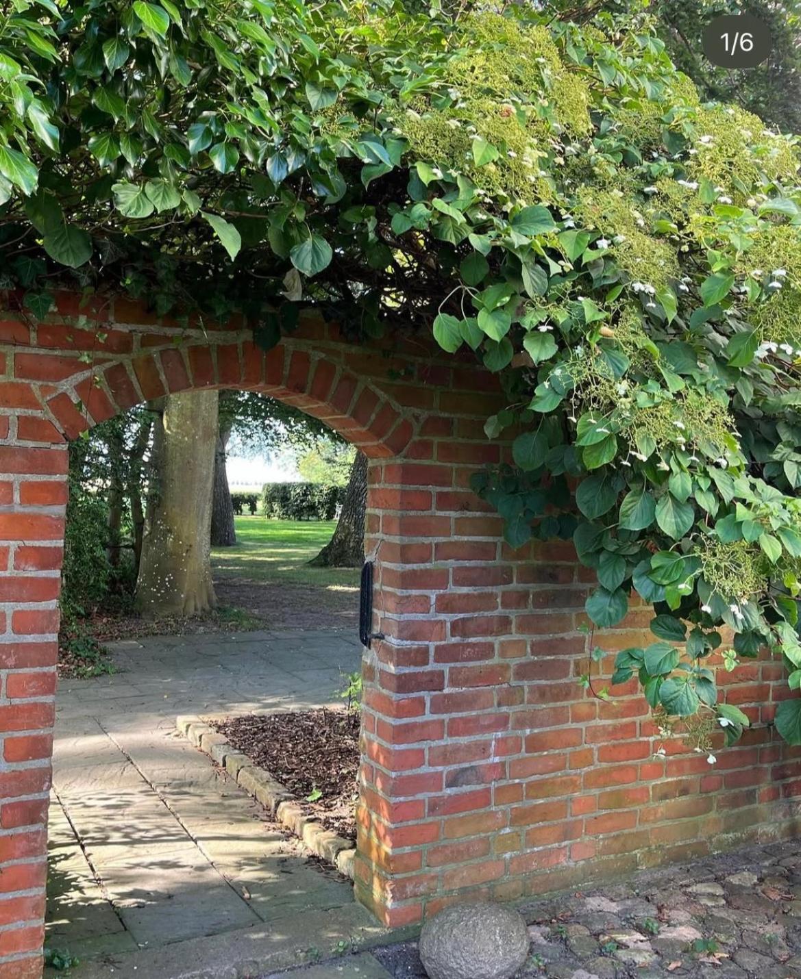 Aespoegarden Bed & Breakfast Klagstorp Buitenkant foto
